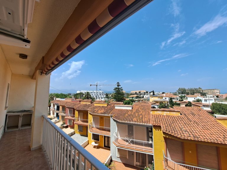 Precioso piso soleado con terraza muy grande en primera línea de playa. — foto 26