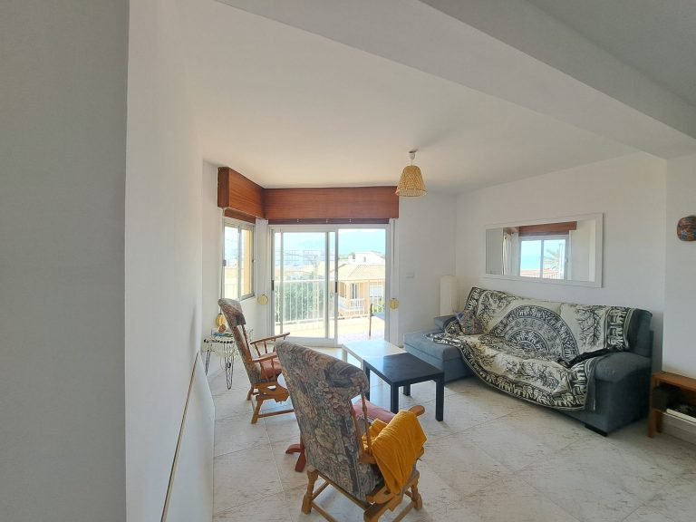 Precioso piso soleado con terraza muy grande en primera línea de playa. — foto 12
