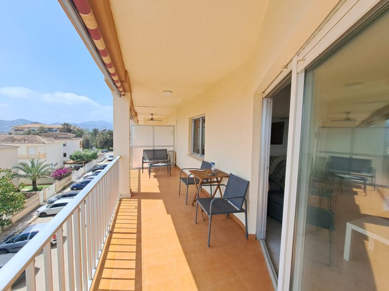Precioso piso soleado con terraza muy grande en primera línea de playa. — foto 39