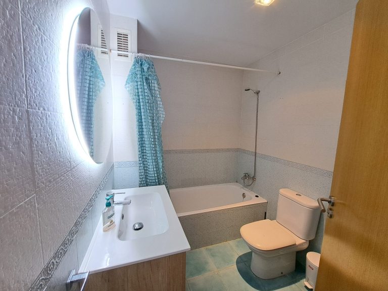 Comodidad y playa en Dénia – Piso con terraza privada en segunda línea de playa. — foto 29