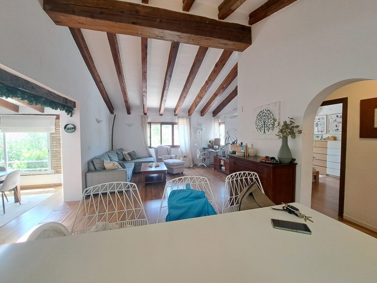 Casa con Alma Mediterránea en el Montgó, Totalmente Renovada.