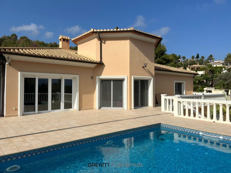 Confort, efficacité et style : villa avec chauffage au sol, double garage et jardin méditerranéen. — photo 30