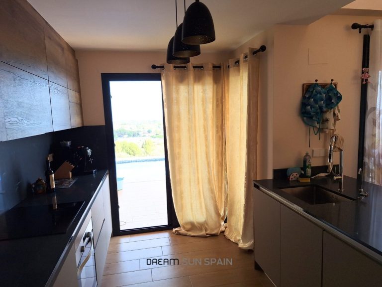 Maison construite en 2020 avec vue sur la mer à Dénia — photo 15