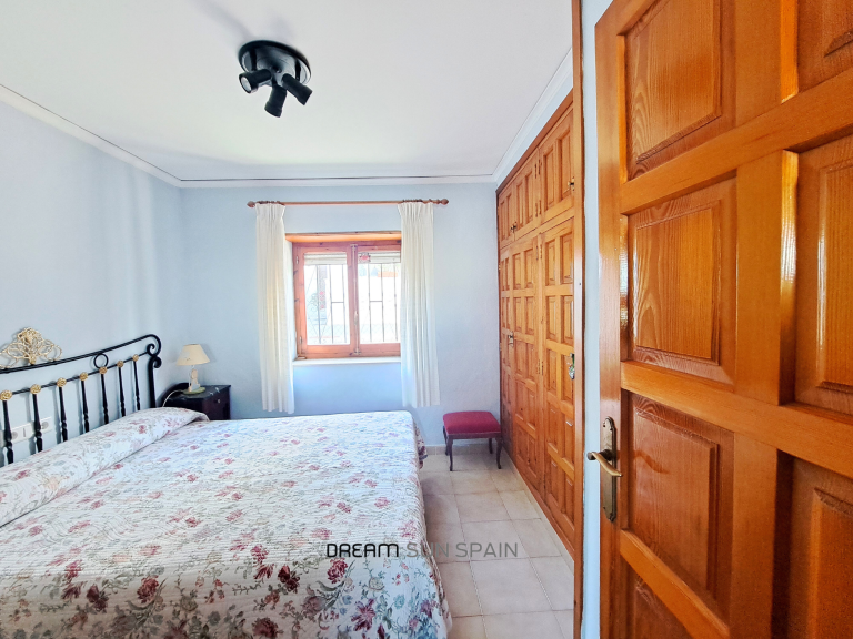 Maison avec grand terrain et vue sur le Montgó — photo 26