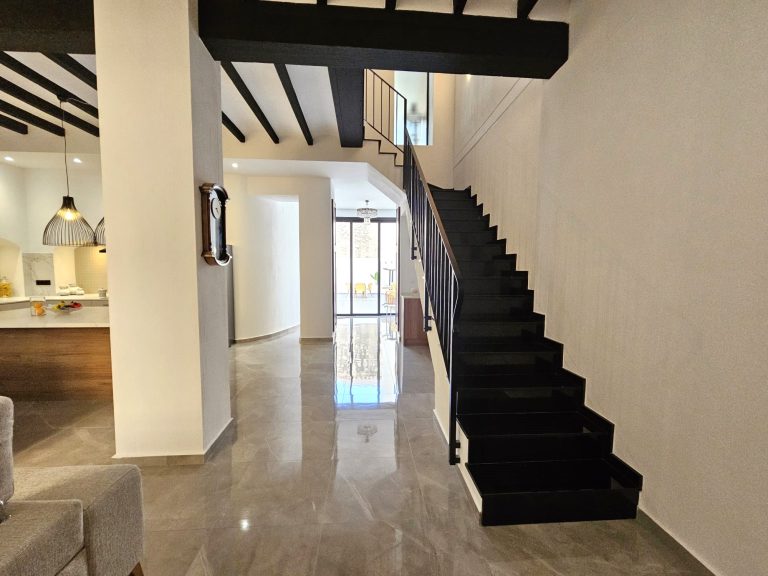 Maison coloniale de luxe dans le centre d’Ondara : un bien unique avec patio privé. — photo 4